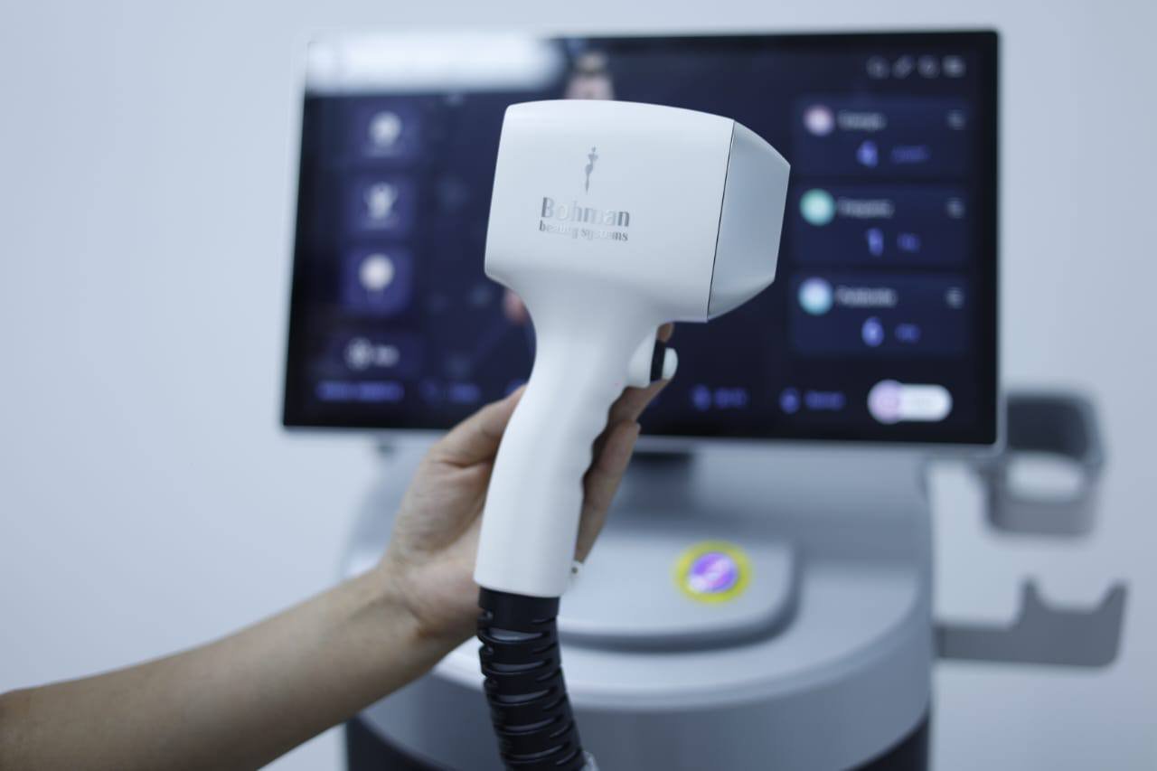 DIODE LASER Современный диодный лазер для эффективного удаления волос в салонах красоты.